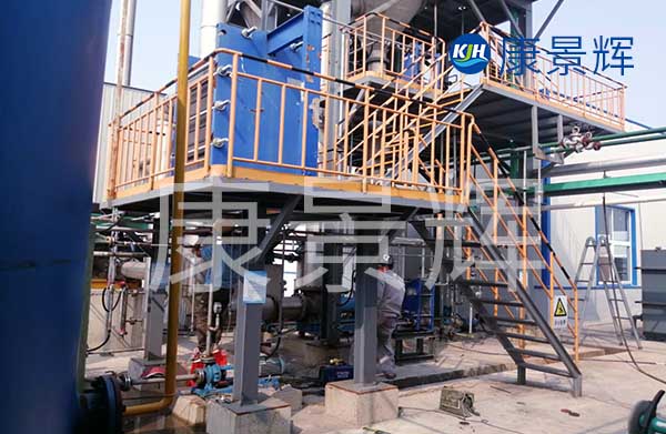 順流多效蒸發(fā)器設(shè)備屬于液膜濃縮設(shè)備的自然循環(huán)，傳熱率高，加熱時間短，適用于果汁和乳制品的生產(chǎn)。